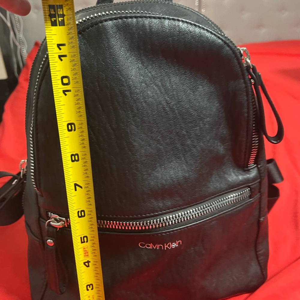 Backpack - Picture 3 of 4
